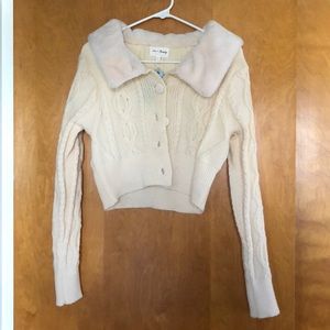 Boutique Cream crop sweater. Size small.